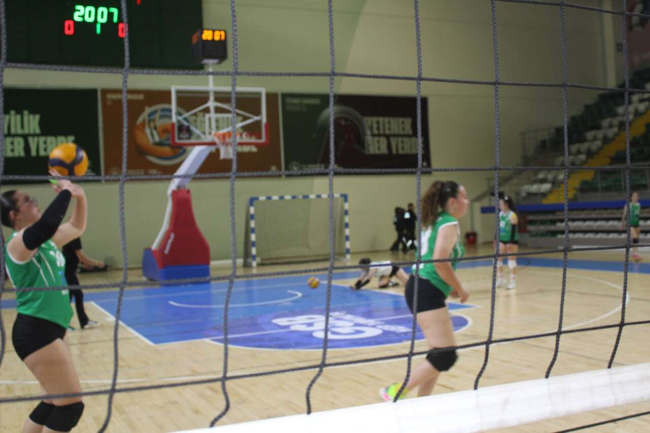 Muğlaspor “Filenin Küçük Kızları” Nefes Kesti 9